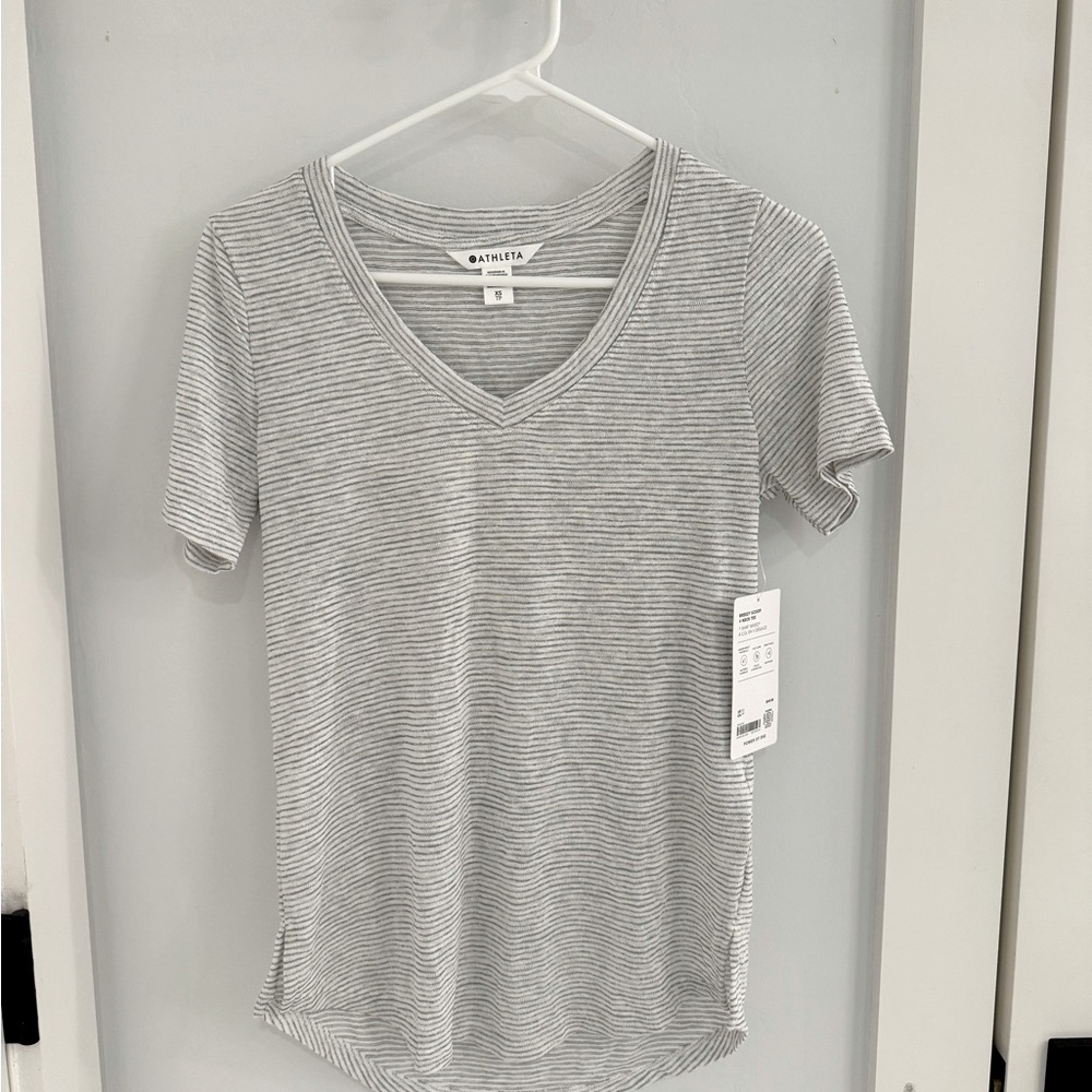 Athleta, Breezy Scoop V-Neck Tee